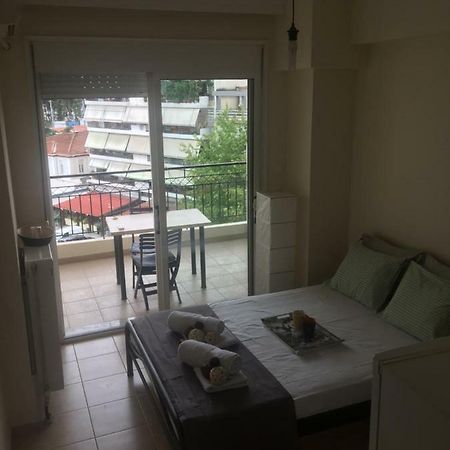 לריסה Studio By The Train Station מראה חיצוני תמונה