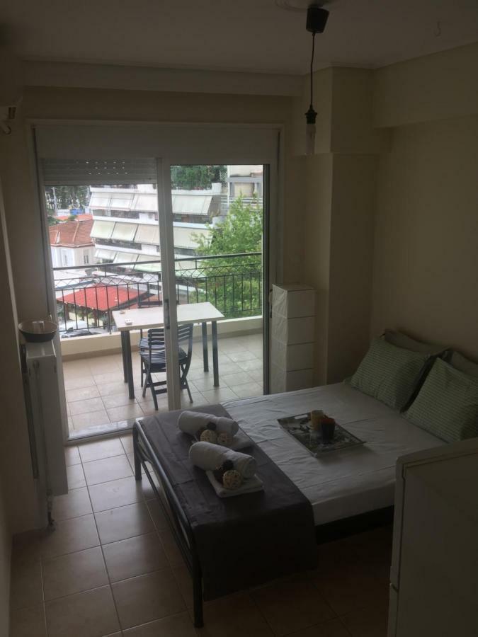 לריסה Studio By The Train Station מראה חיצוני תמונה