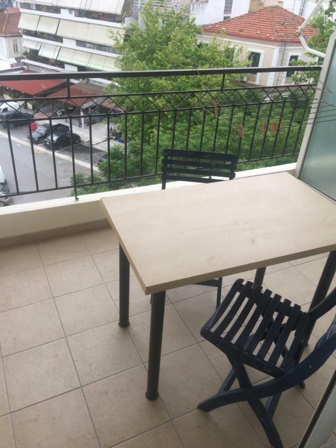 לריסה Studio By The Train Station מראה חיצוני תמונה