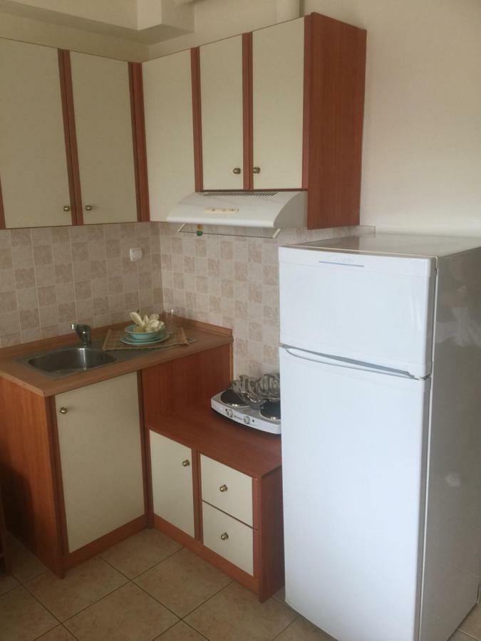 לריסה Studio By The Train Station מראה חיצוני תמונה