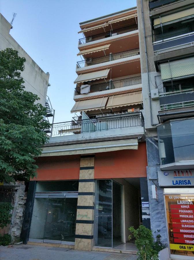 לריסה Studio By The Train Station מראה חיצוני תמונה